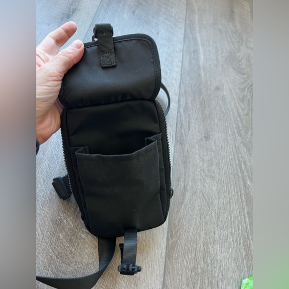 Lululemon Zip-Top Crossbody in Black - Picture 6 of 7